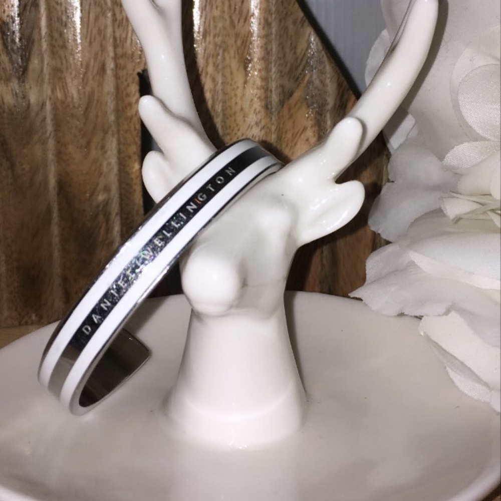 Daniel Wellington silver and white bracelet cuff
